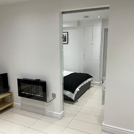 Modern 1 Bedroom Holiday Apartment In Southminster Extérieur photo