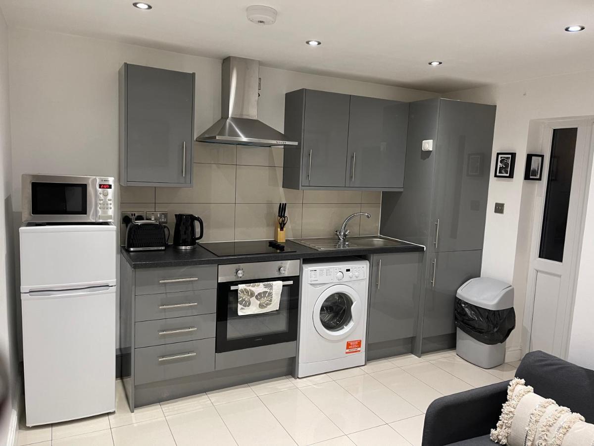 Modern 1 Bedroom Holiday Apartment In Southminster Extérieur photo