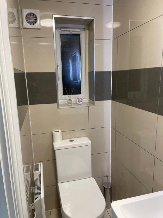 Modern 1 Bedroom Holiday Apartment In Southminster Extérieur photo