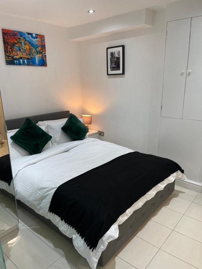 Modern 1 Bedroom Holiday Apartment In Southminster Extérieur photo